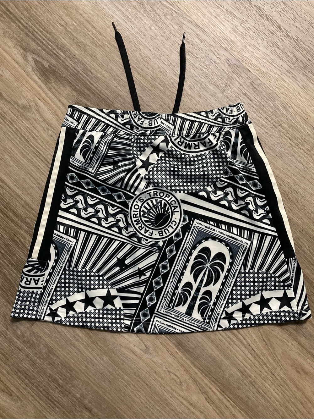 FARM Rio Black and White Graphic Mini Skirt